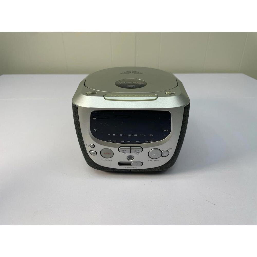 Magnavox CD Clock Radio Alarm Powers On CD Not Spinning For Parts